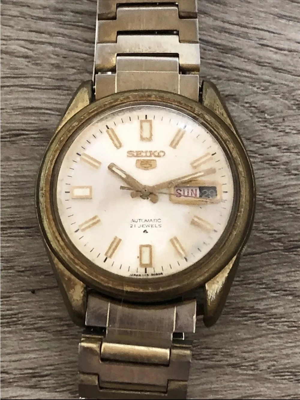 Vintage Seiko Gold Tone Men's Watch with White Dial Running